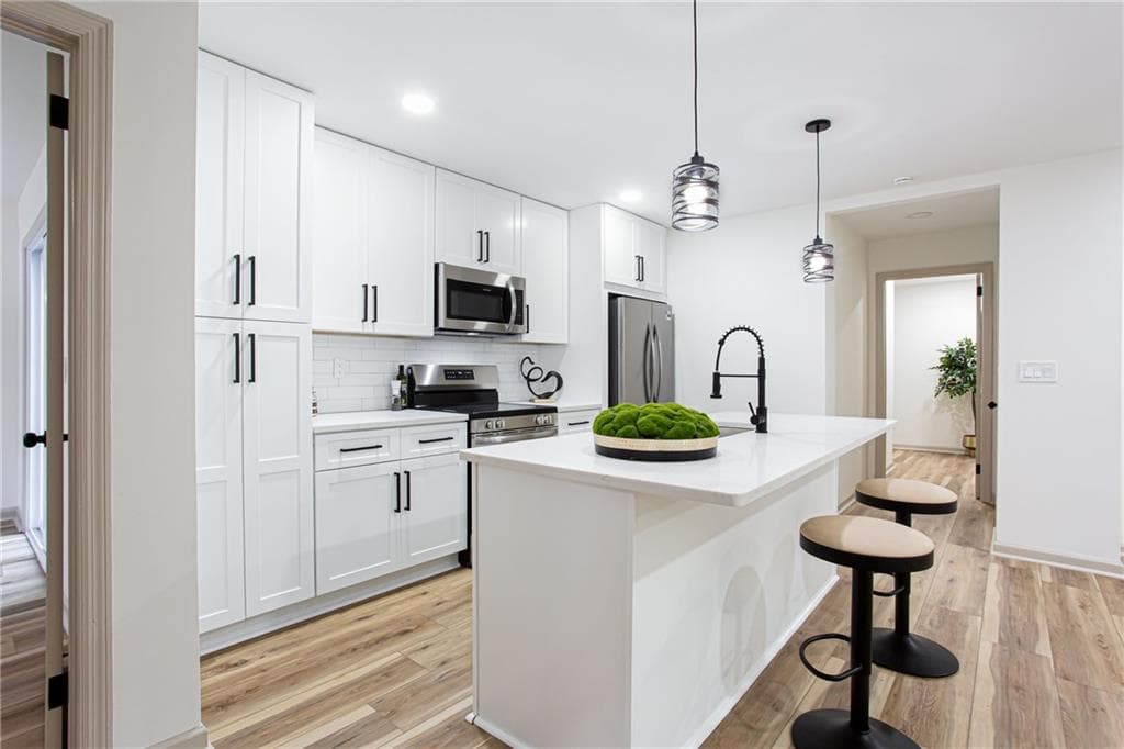3 bedroom, 2 bathroom, 2,072 sq ft single family residence for sale at 1460 Loch Lomond Trail, Atlanta, GA 30331 — photo 9