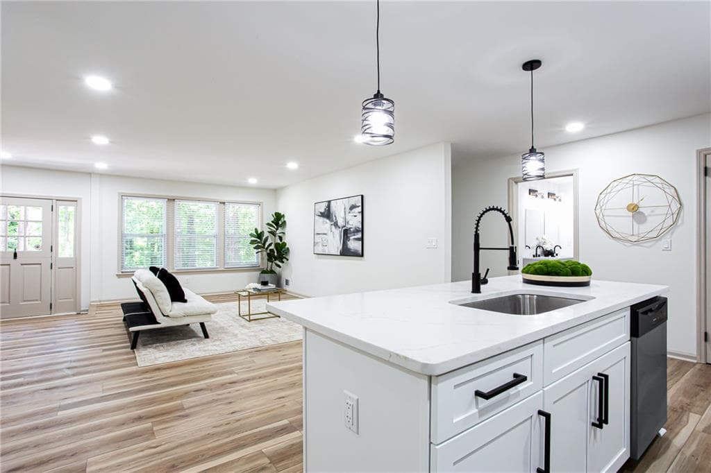 3 bedroom, 2 bathroom, 2,072 sq ft single family residence for sale at 1460 Loch Lomond Trail, Atlanta, GA 30331 — photo 10