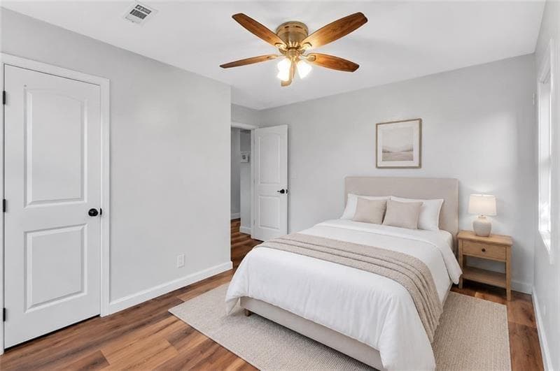 8 bedroom, 4 bathroom, 3,200 sq ft single family residence under contract at 1328 Sharon Street, Atlanta, GA 30314 — photo 5