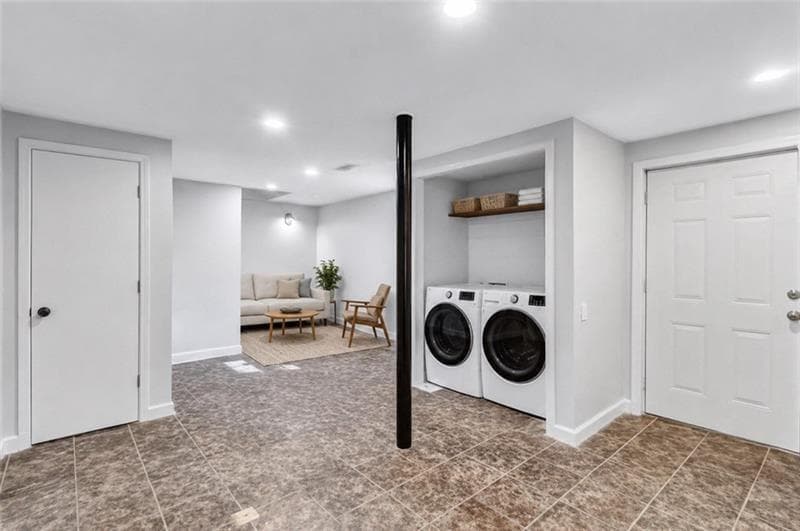 8 bedroom, 4 bathroom, 3,200 sq ft single family residence under contract at 1328 Sharon Street, Atlanta, GA 30314 — photo 9