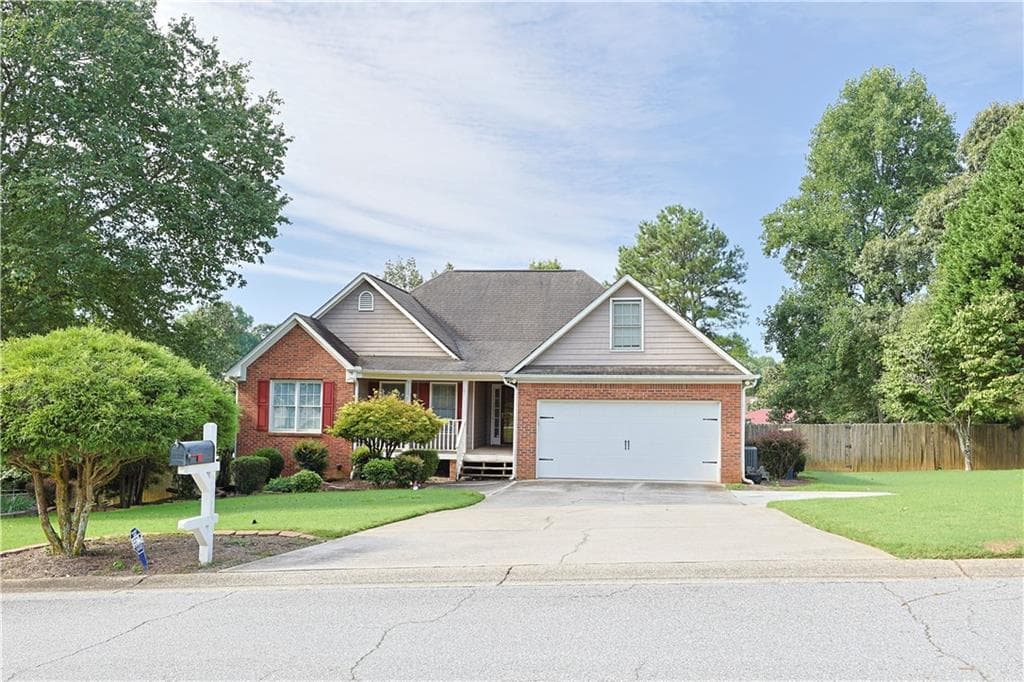 3 bedroom, 2 bathroom, 1,730 sq ft single family residence for sale at 2015 Harfield Ct, Bethlehem, GA 30620 — photo 3
