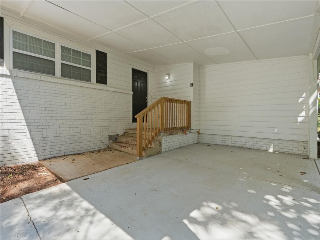 3 bedroom, 2 bathroom, 1,158 sq ft single family residence for sale at 3024 Pasadena Drive, Decatur, GA 30032 — photo 2