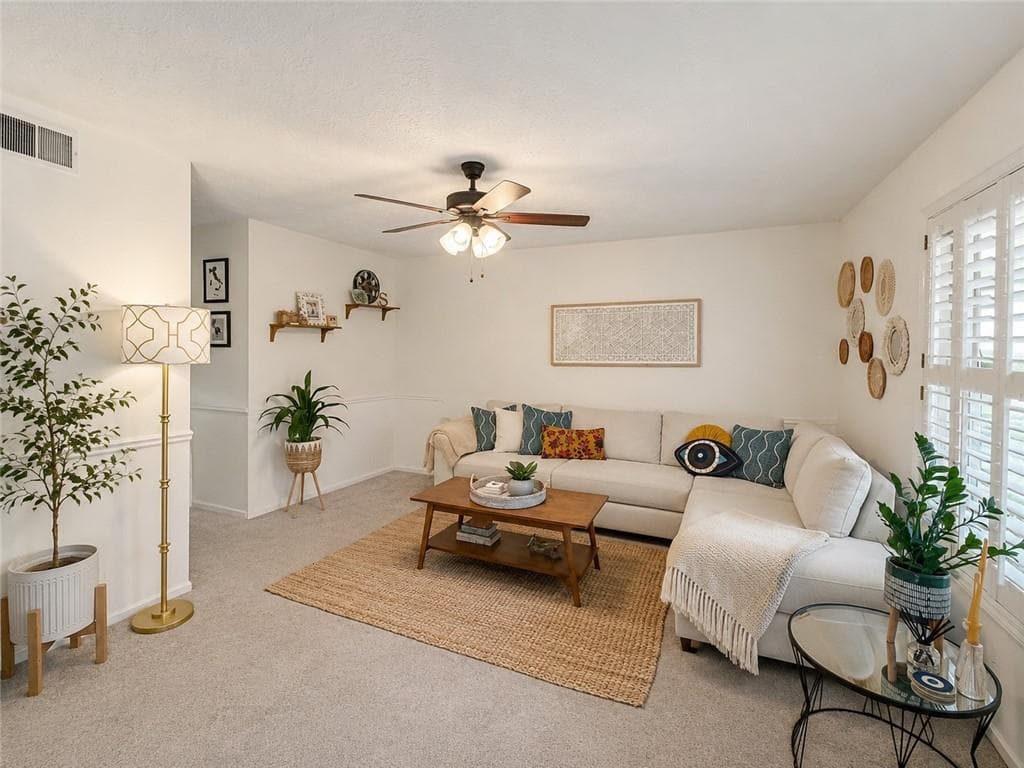 2 bedroom, 2 bathroom, 1,194 sq ft townhouse for rent at 6402 Park Avenue B4, Sandy Springs, GA 30342 for $1,975 a month — photo 3