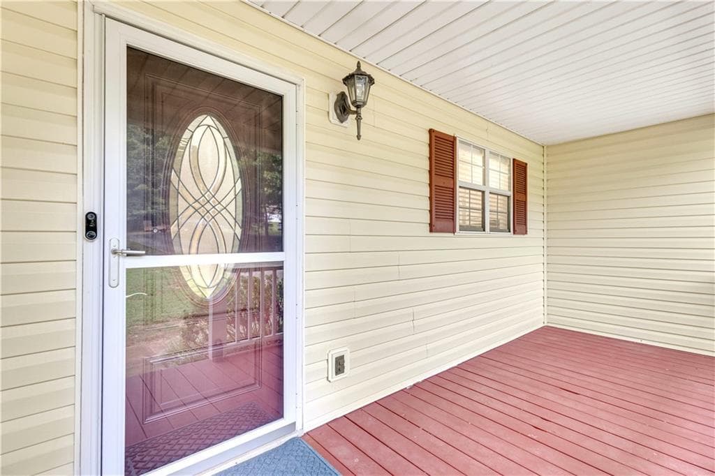 3 bedroom, 3 bathroom, 1,950 sq ft single family residence for sale at 112 Ashwood Trace, Hampton, GA 30228 — photo 4