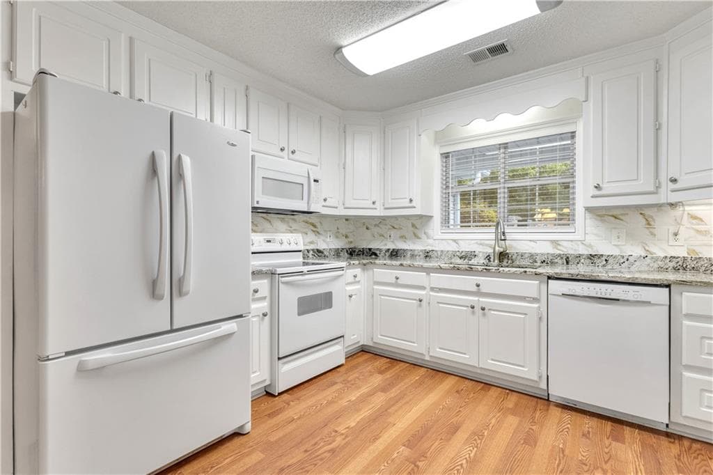 3 bedroom, 3 bathroom, 1,950 sq ft single family residence for sale at 112 Ashwood Trace, Hampton, GA 30228 — photo 10