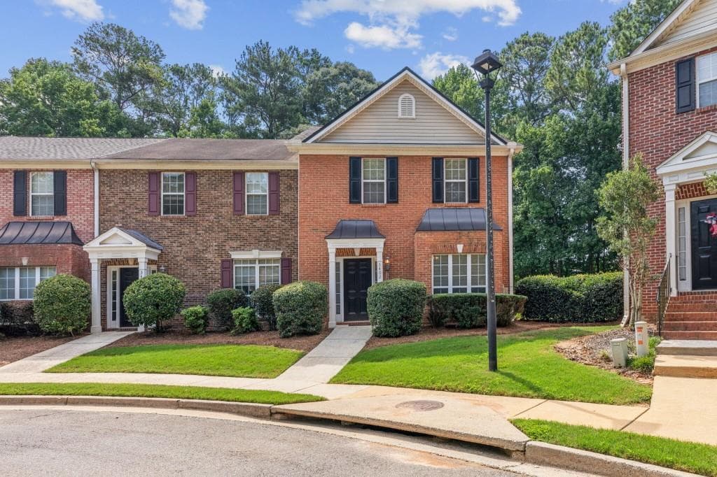 3 bedroom, 3 bathroom, 1,558 sq ft townhouse for sale at 3402 Town Square Drive 3, Kennesaw, GA 30144 — photo 2