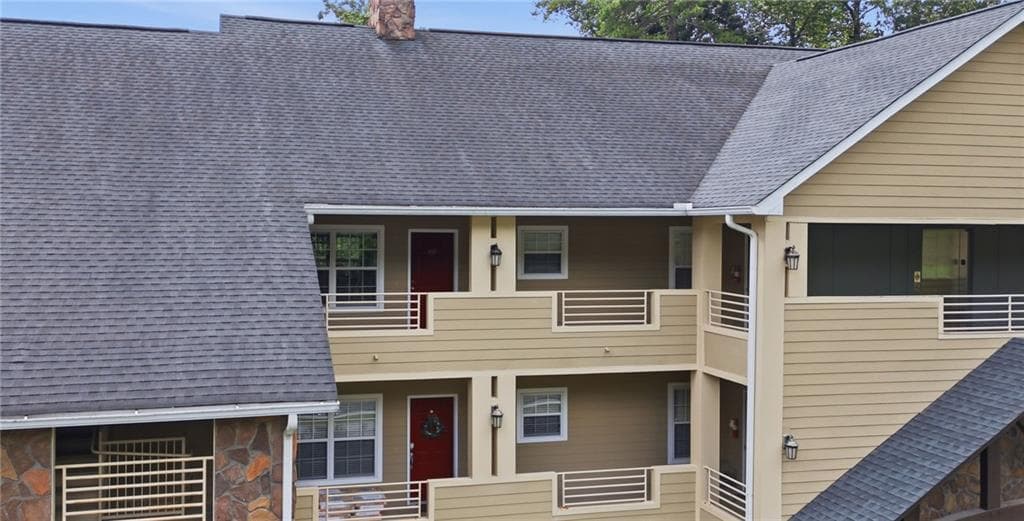 2 bedroom, 2 bathroom, 1,496 sq ft condominium for sale at 92 Gleneagle Court 302B, Clayton, GA 30525 — photo 2