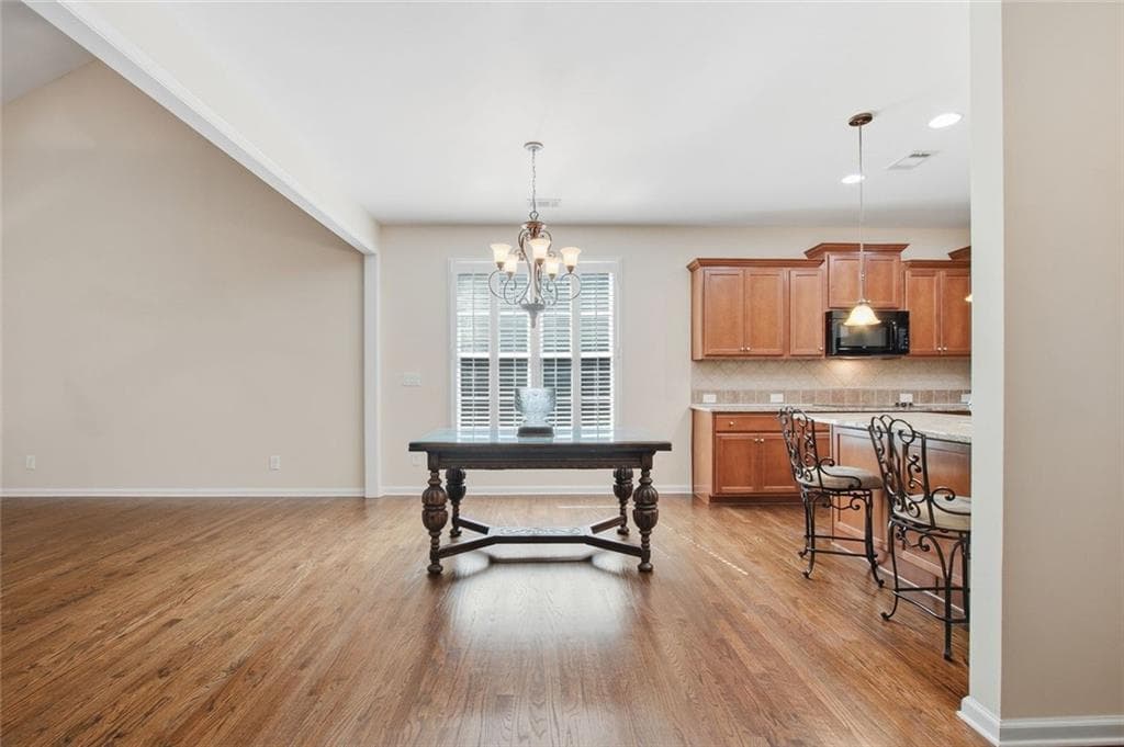 3 bedroom, 3 bathroom, 3,004 sq ft single family residence for sale at 125 Chestnut Drive, Canton, GA 30114 — photo 5