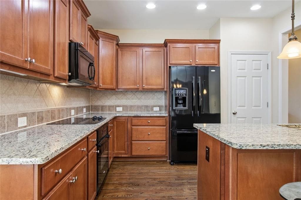 3 bedroom, 3 bathroom, 3,004 sq ft single family residence for sale at 125 Chestnut Drive, Canton, GA 30114 — photo 7