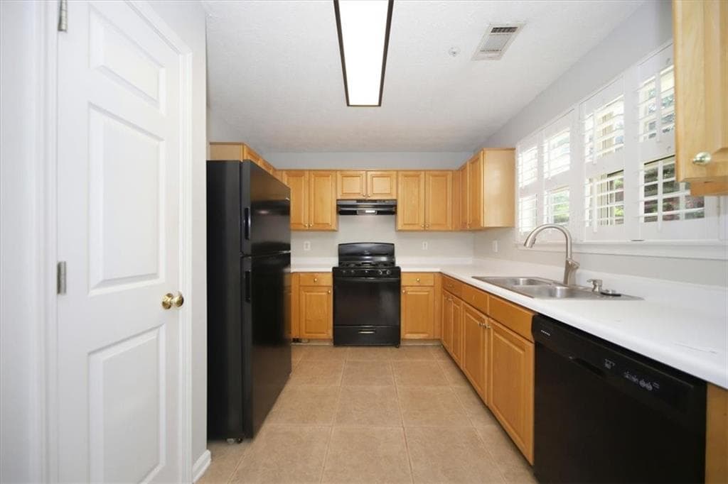 3 bedroom, 3 bathroom, 2,136 sq ft single family residence for sale at 1312 Glenover Way, Marietta, GA 30062 — photo 10