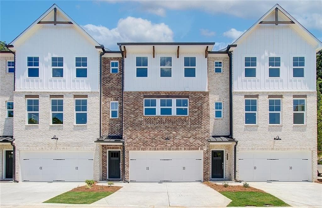 3 bedroom, 4 bathroom, 2,458 sq ft townhouse for rent at 4027 Acer Court, Peachtree Corners, GA 30092 for $3,300 a month — photo 1 of 31