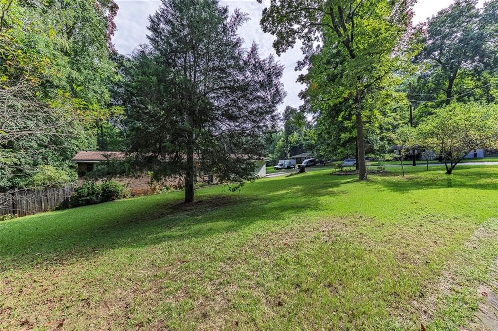 3 bedroom, 2 bathroom, 1,125 sq ft single family residence for sale at 5000 Paris Avenue, Powder Springs, GA 30127 — photo 4