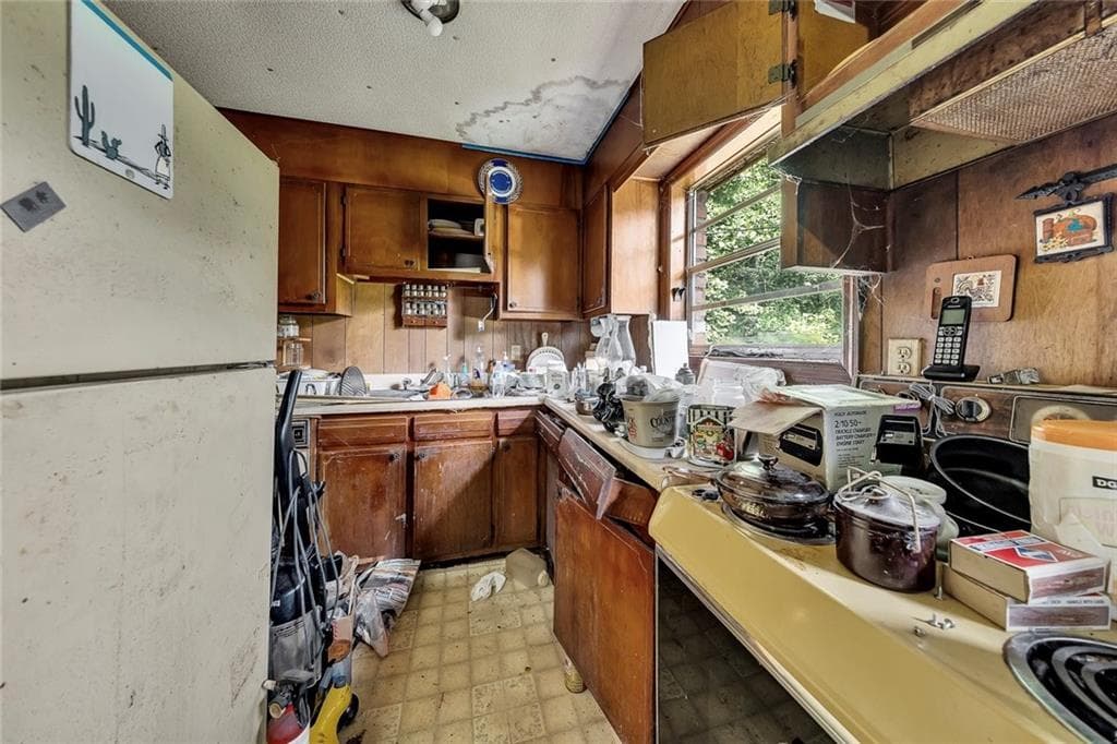 3 bedroom, 2 bathroom, 1,125 sq ft single family residence for sale at 5000 Paris Avenue, Powder Springs, GA 30127 — photo 10