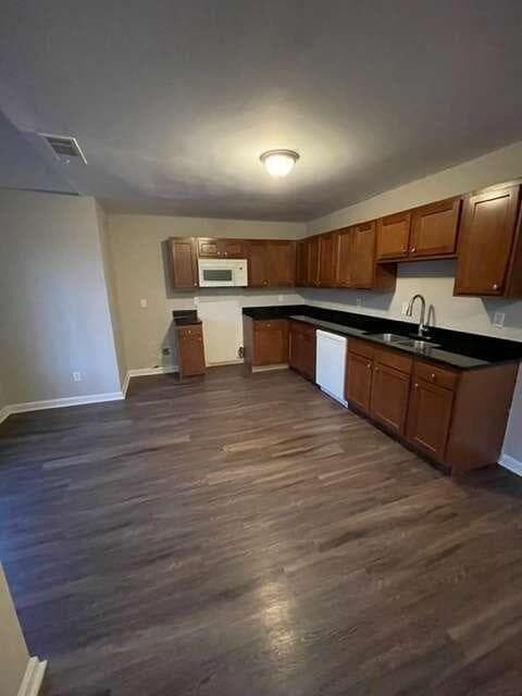 4 bedroom, 3 bathroom, 1,791 sq ft single family residence for sale at 5955 King Way Walk, Lithonia, GA 30058 — photo 8