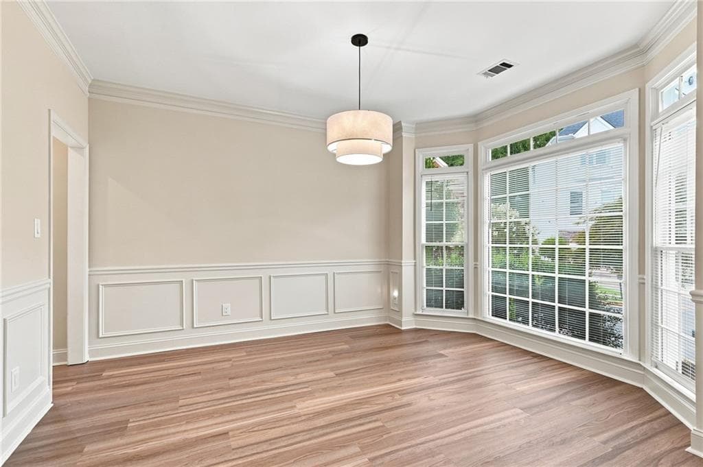 3 bedroom, 3 bathroom, 2,375 sq ft single family residence for sale at 2485 Chestnut Landing, Atlanta, GA 30360 — photo 3