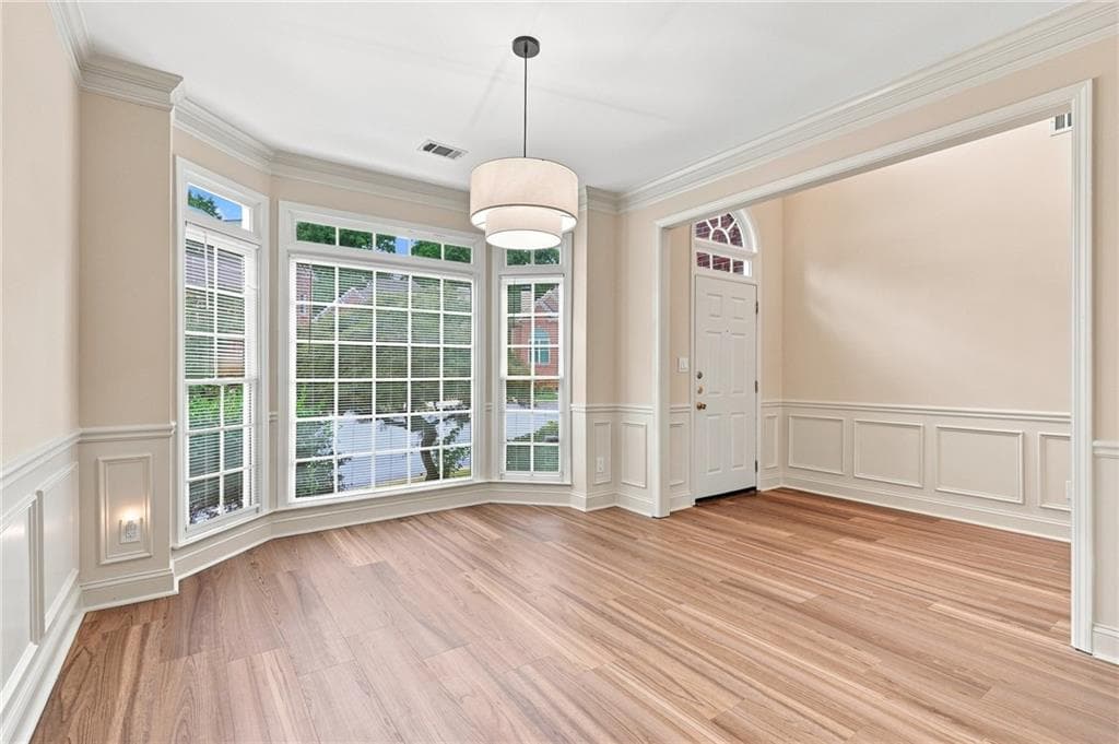 3 bedroom, 3 bathroom, 2,375 sq ft single family residence for sale at 2485 Chestnut Landing, Atlanta, GA 30360 — photo 4