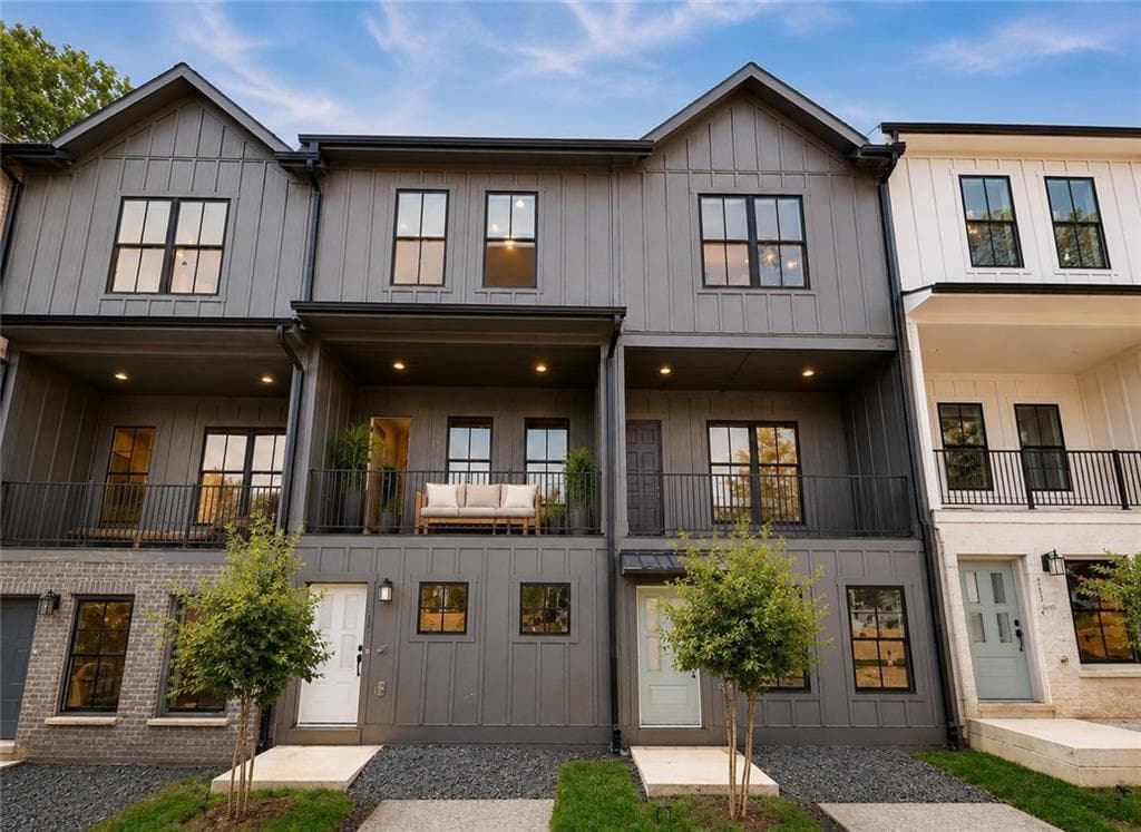 2 bedroom, 2 bathroom, 1,200 sq ft townhouse for rent at 162 CHESTNUT Circle 76, Atlanta, GA 30342 for $3,795 a month — photo 4