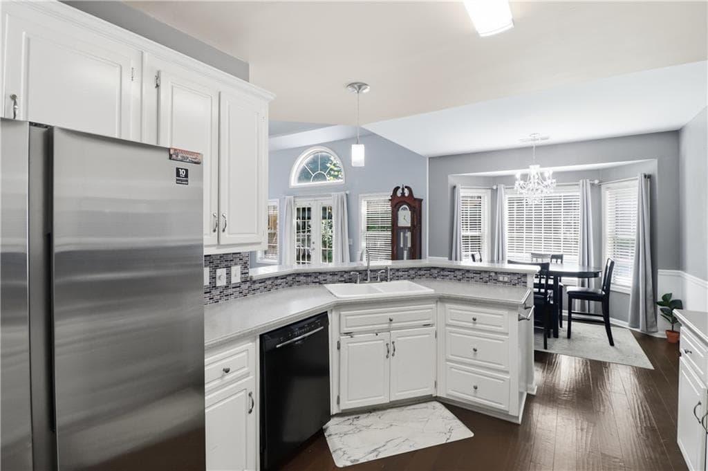 4 bedroom, 3 bathroom, 2,553 sq ft single family residence for sale at 108 Township Court, Woodstock, GA 30189 — photo 7