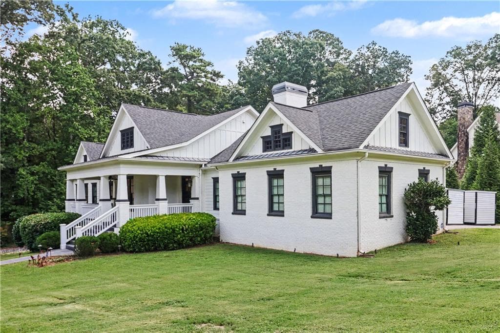 7 bedroom, 6 bathroom, 6,886 sq ft single family residence for sale at 365 Saint Marys Lane, Marietta, GA 30064 — photo 4