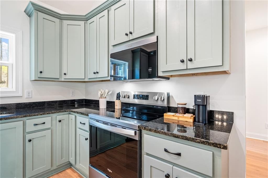2 bedroom, 2 bathroom, 1,507 sq ft single family residence for sale at 246 Woodward Way, Talking Rock, GA 30175 — photo 9