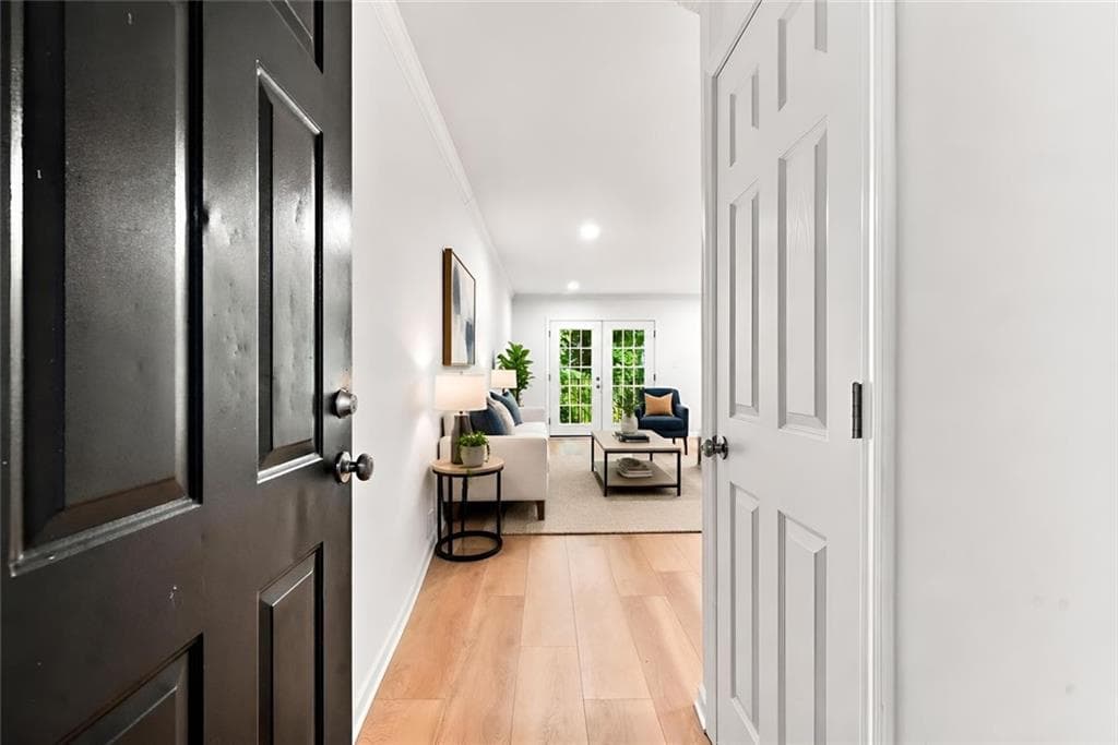 3 bedroom, 2 bathroom, 1,203 sq ft condominium for rent at 5095 Roswell Road 203, Sandy Springs, GA 30342 for $2,200 a month — photo 1 of 36