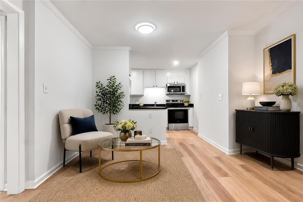 3 bedroom, 2 bathroom, 1,203 sq ft condominium for rent at 5095 Roswell Road 203, Sandy Springs, GA 30342 for $2,200 a month — photo 9