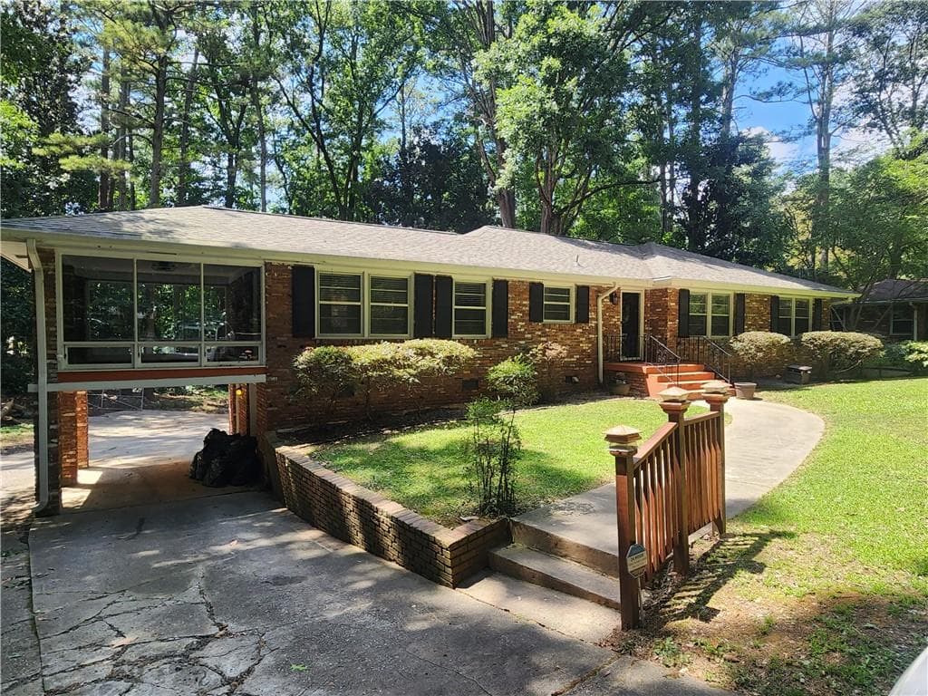 3 bedroom, 2 bathroom, 2,006 sq ft single family residence for rent at 2348 Clairmont Road, Atlanta, GA 30329 for $2,495 a month — photo 2