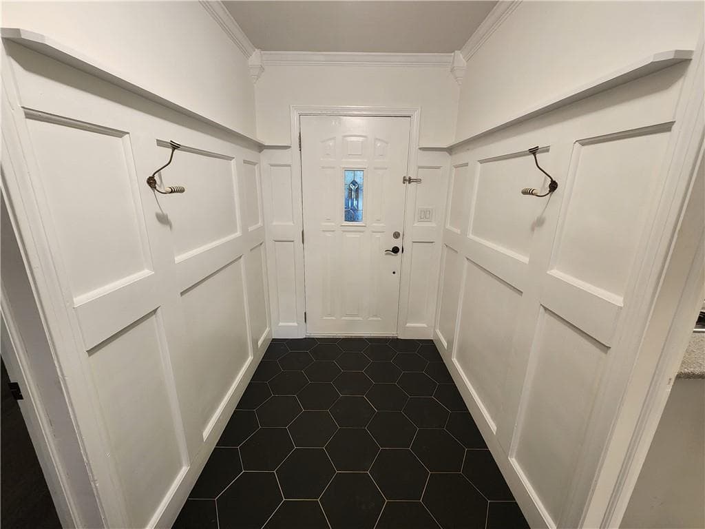 3 bedroom, 2 bathroom, 2,006 sq ft single family residence for rent at 2348 Clairmont Road, Atlanta, GA 30329 for $2,495 a month — photo 10