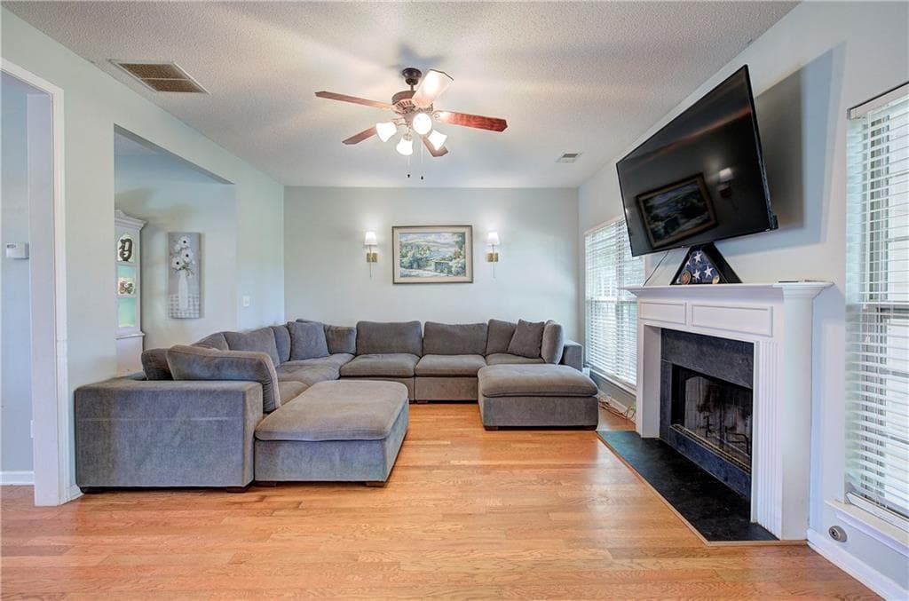4 bedroom, 3 bathroom, 2,886 sq ft single family residence for sale at 21 Hamil Court, Cartersville, GA 30120 — photo 8