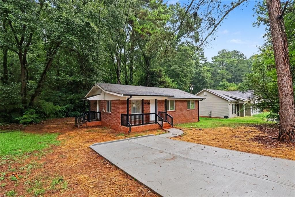 3 bedroom, 1 bathroom, 1,080 sq ft single family residence for sale at 6186 Green Acres Drive, Covington, GA 30014
