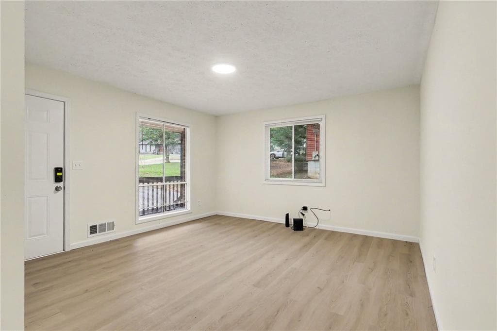 3 bedroom, 1 bathroom, 1,080 sq ft single family residence for sale at 6186 Green Acres Drive, Covington, GA 30014 — photo 5