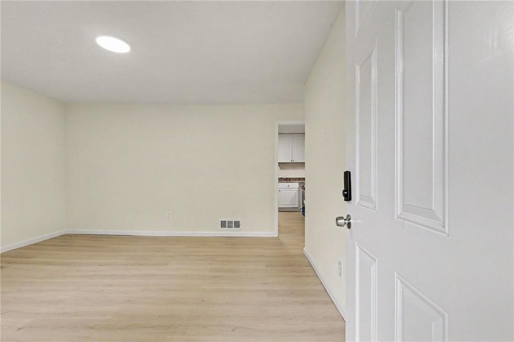 3 bedroom, 1 bathroom, 1,080 sq ft single family residence for sale at 6186 Green Acres Drive, Covington, GA 30014 — photo 8