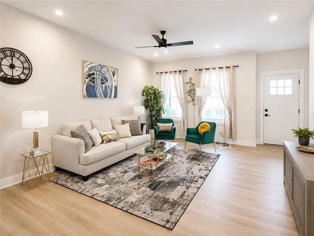 2 bedroom, 2 bathroom, 1,200 sq ft townhouse for rent at 162 CHESTNUT Circle 76, Atlanta, GA 30342 for $3,795 a month — photo 1 of 17