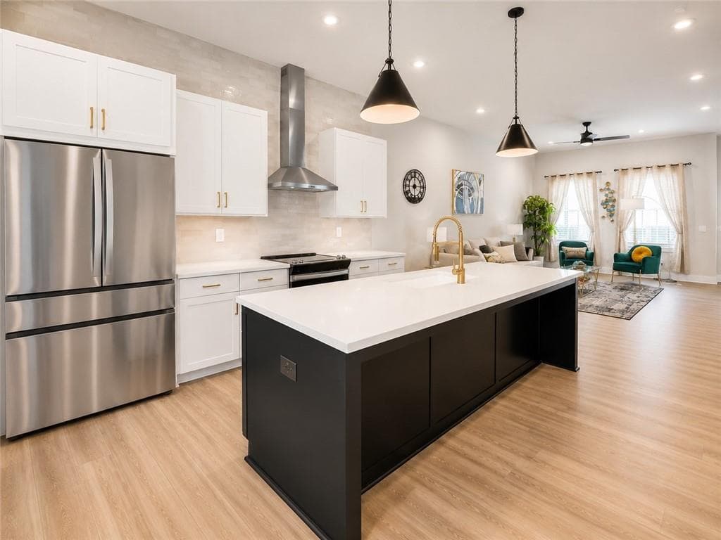 2 bedroom, 2 bathroom, 1,200 sq ft townhouse for rent at 162 CHESTNUT Circle 76, Atlanta, GA 30342 for $3,795 a month — photo 2