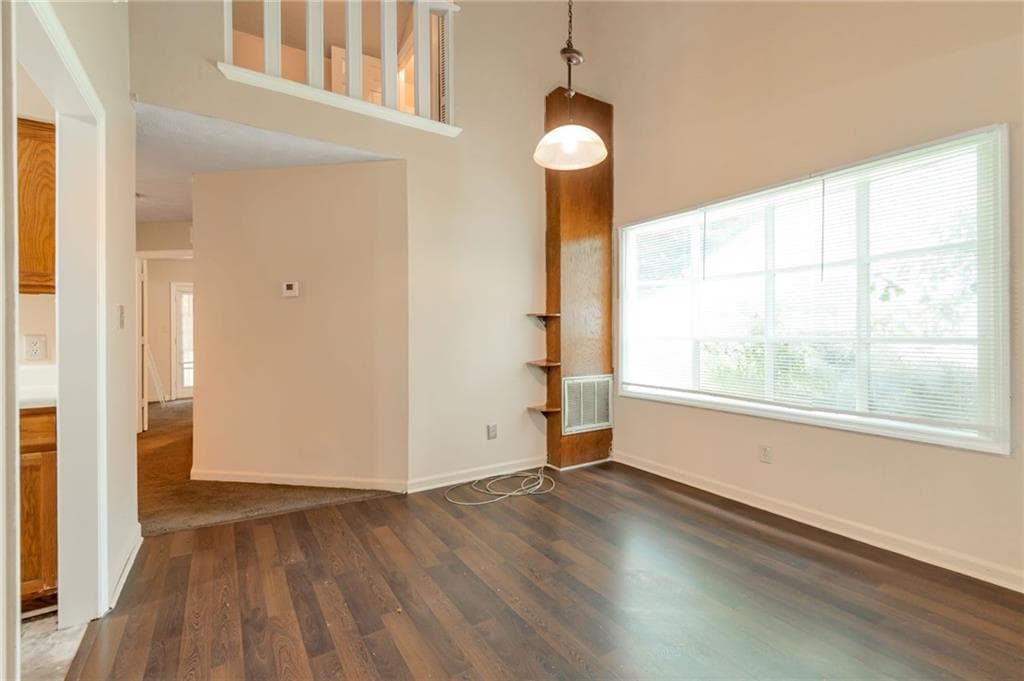 2 bedroom, 2 bathroom, 1,323 sq ft townhouse for sale at 2250 Wellington Circle, Lithonia, GA 30058 — photo 5
