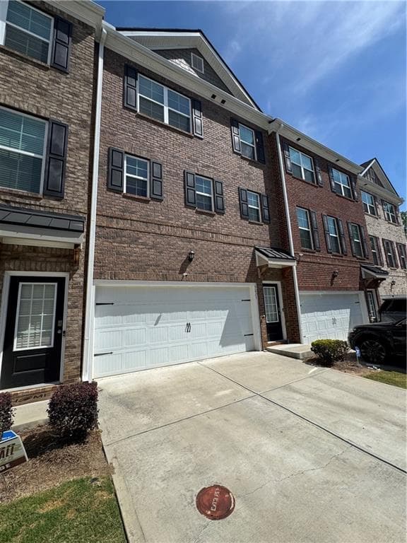 4 bedroom, 4 bathroom, 2,400 sq ft townhouse for sale at 3025 Westpoint Circle, Snellville, GA 30078 — photo 2