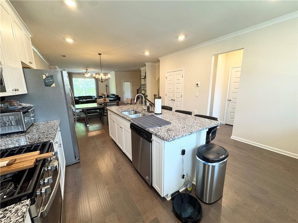 4 bedroom, 4 bathroom, 2,400 sq ft townhouse for sale at 3025 Westpoint Circle, Snellville, GA 30078 — photo 8