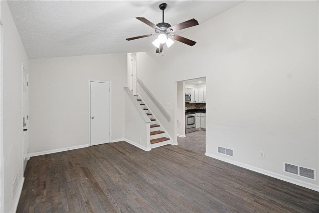 4 bedroom, 2 bathroom, 1,712 sq ft single family residence for sale at 1380 Ashbrook Drive, Lawrenceville, GA 30043 — photo 7