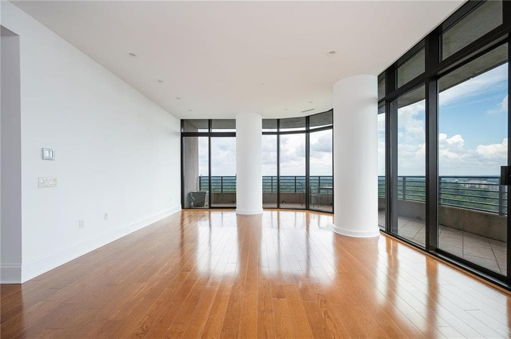 2 bedroom, 3 bathroom, 2,262 sq ft condominium for sale at 750 Park Avenue 21E, Atlanta, GA 30326 — photo 2