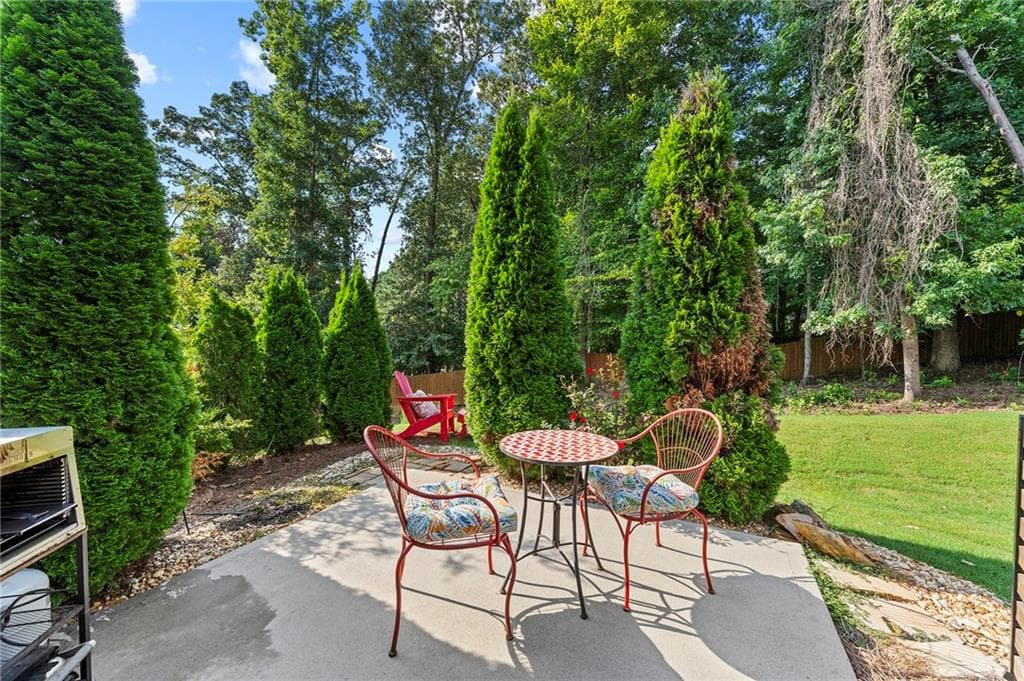 4 bedroom, 3 bathroom, 2,837 sq ft single family residence for sale at 121 Rolling Hills Place, Canton, GA 30114 — photo 4