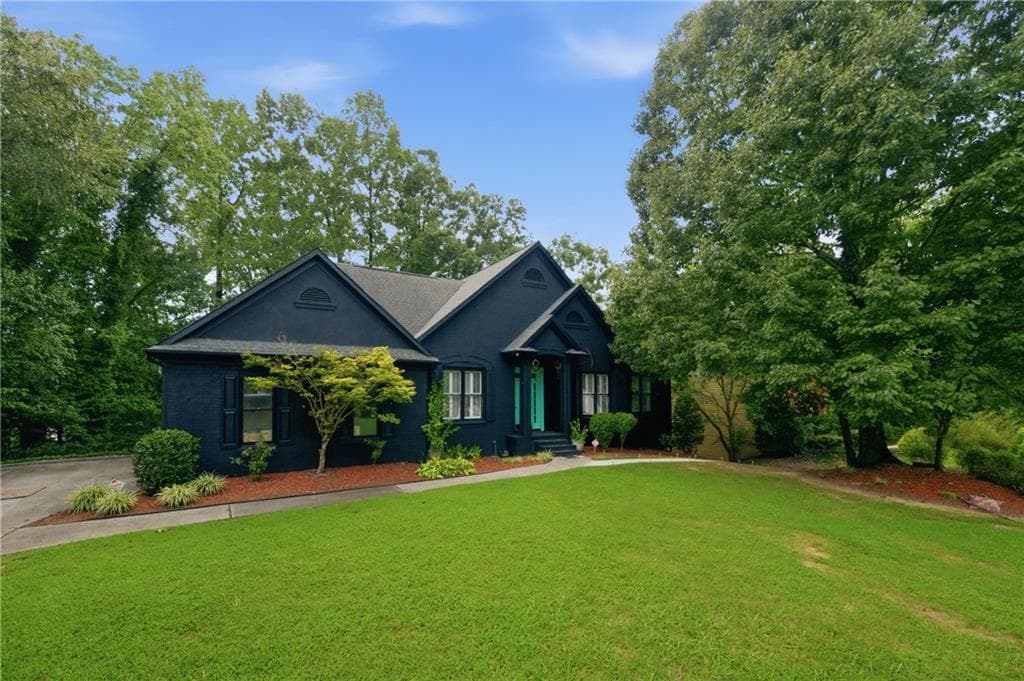 5 bedroom, 4 bathroom, 4,212 sq ft single family residence under contract at 285 Merritt Drive, Lawrenceville, GA 30044 — photo 2