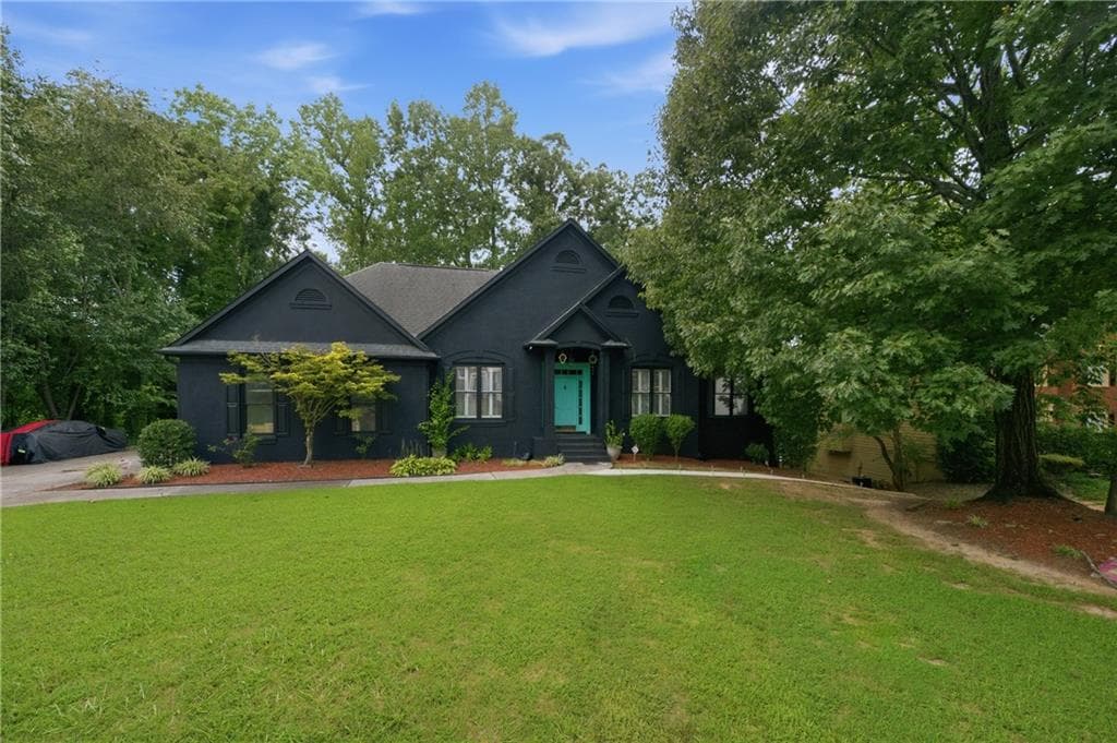 5 bedroom, 4 bathroom, 4,212 sq ft single family residence under contract at 285 Merritt Drive, Lawrenceville, GA 30044 — photo 3