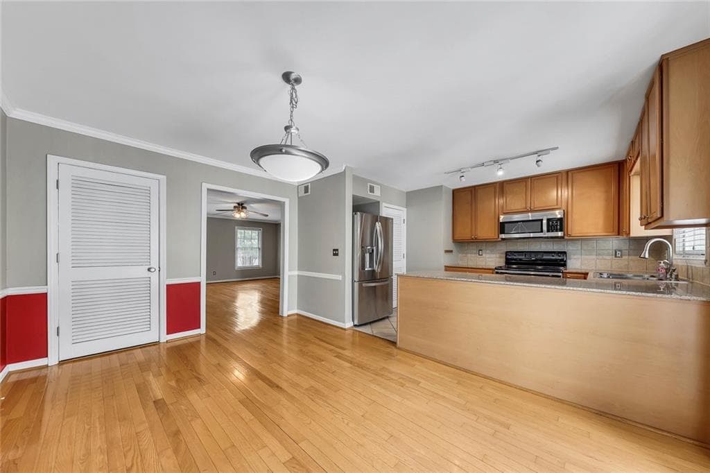2 bedroom, 2 bathroom, 1,050 sq ft condominium for sale at 1101 Collier Road Q5, Atlanta, GA 30318 — photo 8