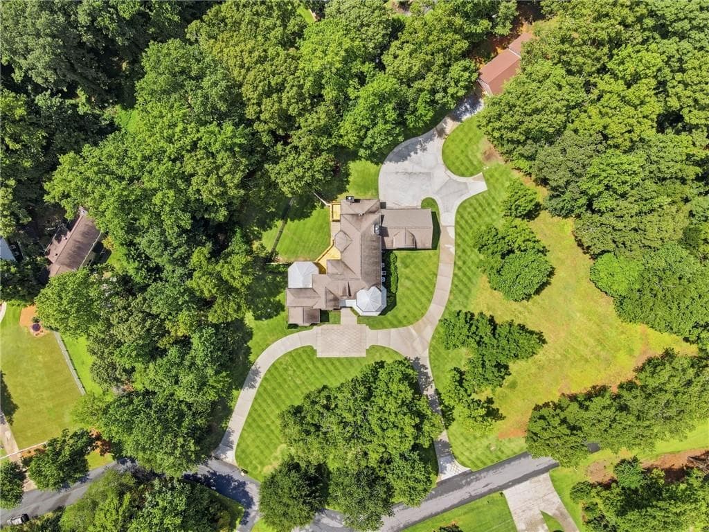 5 bedroom, 6 bathroom, 6,279 sq ft single family residence for sale at 112 Overlook Circle, Dawsonville, GA 30534 — photo 5