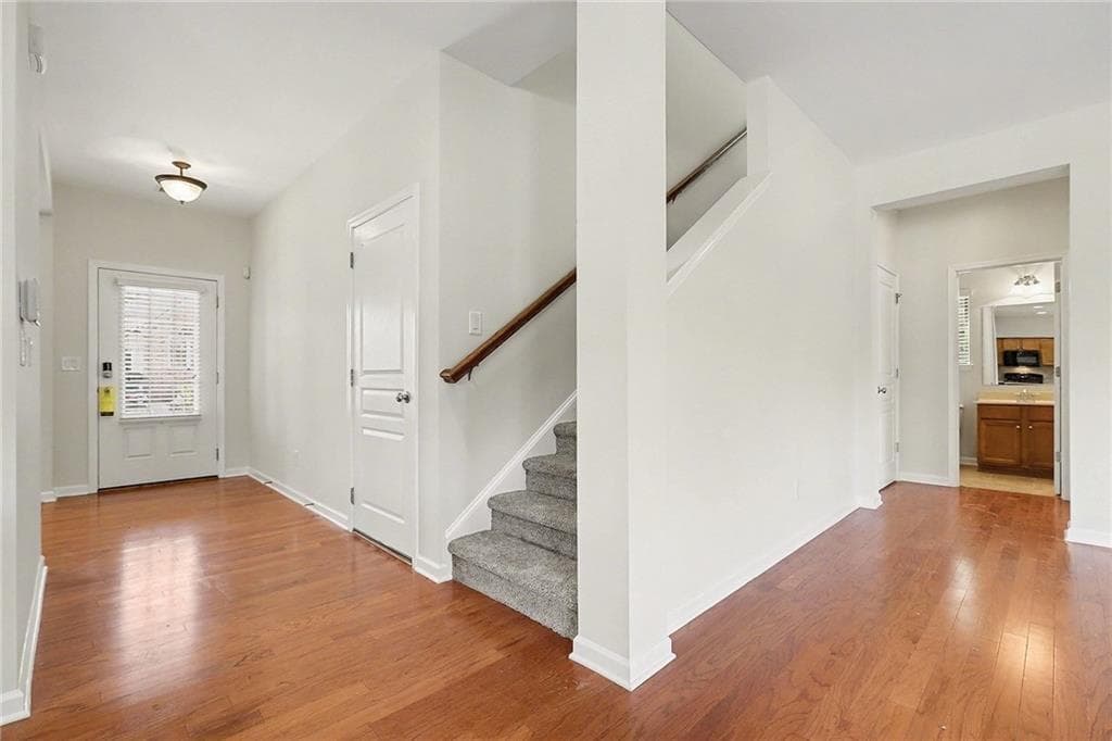 5 bedroom, 3 bathroom, 2,814 sq ft single family residence for sale at 4110 Granby Circle, Cumming, GA 30041 — photo 7