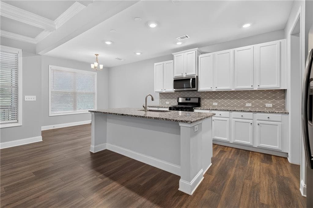 5 bedroom, 3 bathroom, 2,886 sq ft single family residence for sale at 4429 Beechnut View, Gainesville, GA 30504 — photo 8