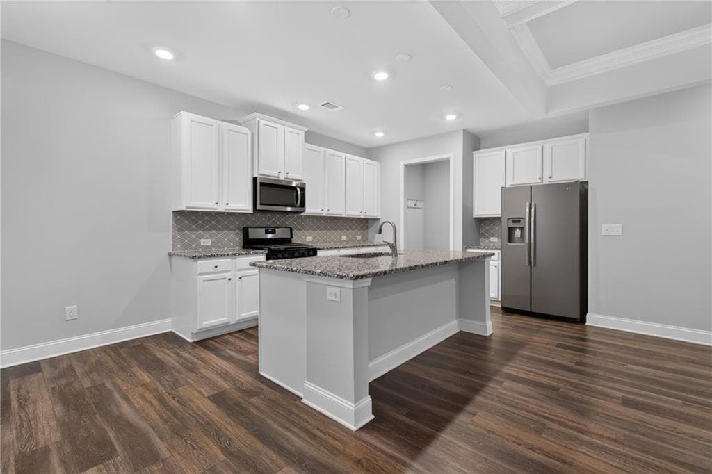 5 bedroom, 3 bathroom, 2,886 sq ft single family residence for sale at 4429 Beechnut View, Gainesville, GA 30504 — photo 9