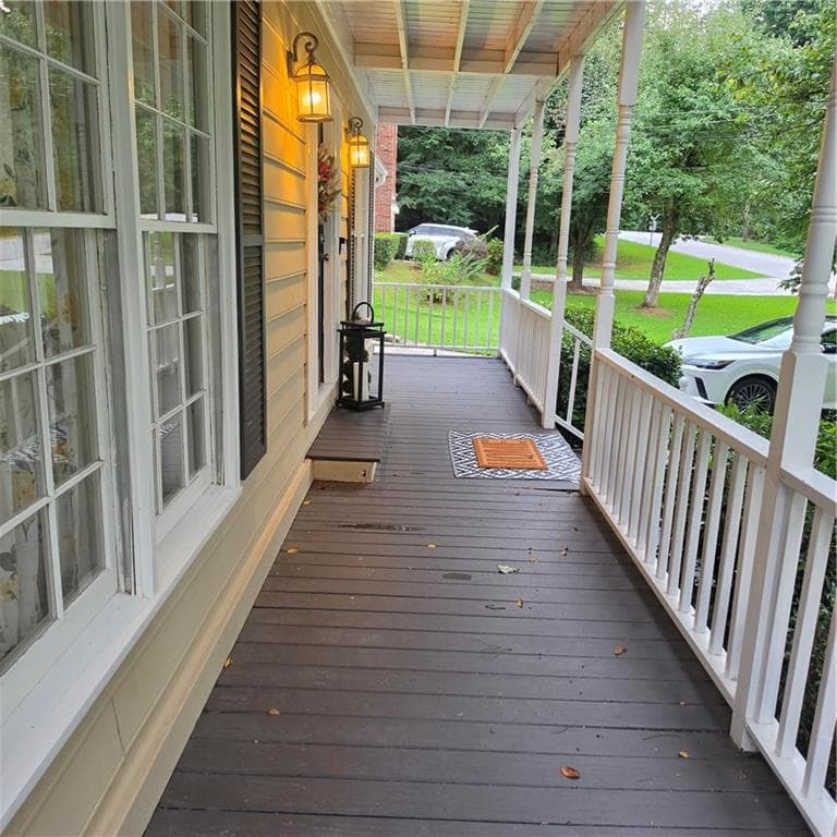 3 bedroom, 3 bathroom, 2,500 sq ft single family residence for sale at 2940 Spring Ridge Circle, Snellville, GA 30039 — photo 3