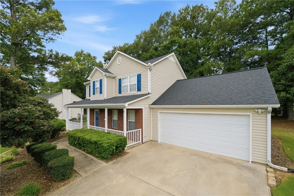 3 bedroom, 3 bathroom, 1,630 sq ft single family residence under contract at 4255 Willow Springs Drive, Loganville, GA 30052 — photo 2