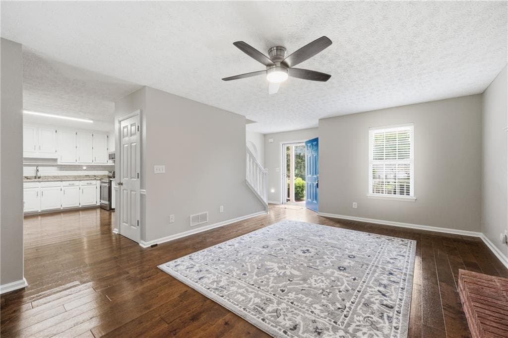 3 bedroom, 3 bathroom, 1,630 sq ft single family residence under contract at 4255 Willow Springs Drive, Loganville, GA 30052 — photo 10